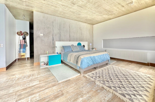 Gran Y Sólida Casa En Venta Con Privilegiada Vista, Zapallar