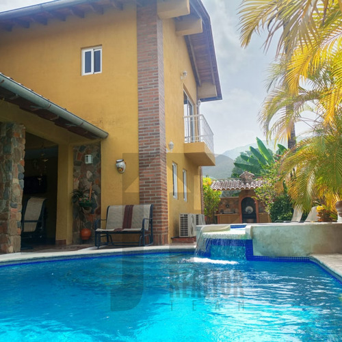 Se Vende Villa En San Diego Country Club