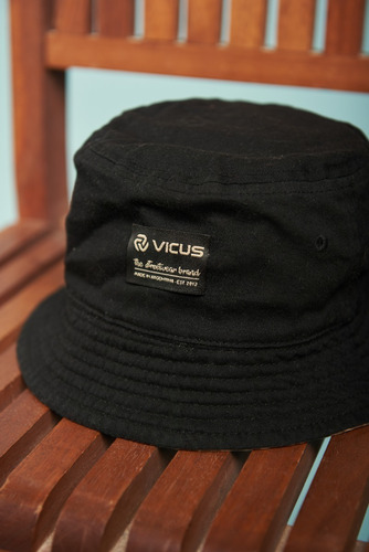 Imagen 5 de 6 de Gorro Piluso Vicus Rever Negro/beige