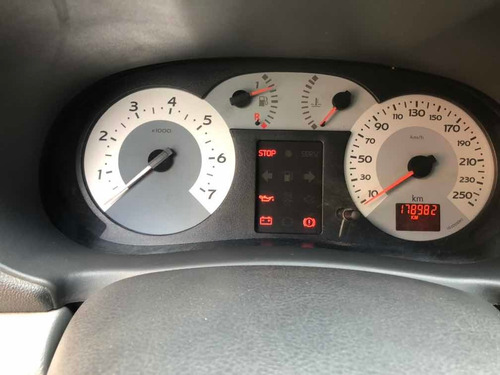 Renault Clio 2007 1.6 16v Privilège Hi-flex 5p