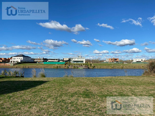 Lote En Venta Con Vista A Laguna En La Calesa- Pilará- Pilar