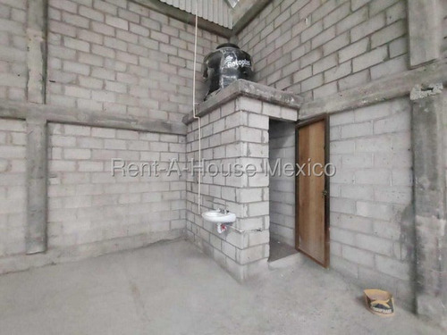 El Castillo - Renta, Bodega Comercial De 525 Metros Con Oficina | Rahqro