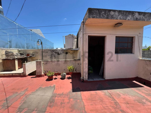 Venta - Ph Tipo Casa - 2 Ambientes - Terraza Propia - Remedios De Escalada, Lanus