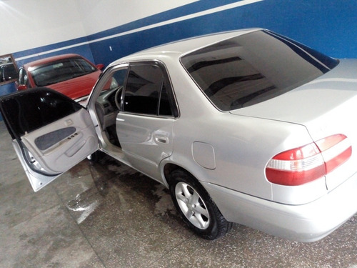 Imagem 10 de 15 de Toyota Corolla 2001 1.8 16v Xei 4p