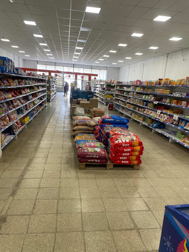 Imagen 4 de 9 de Venta Supermercado, Total Es De 2000 Metros Cuadrados