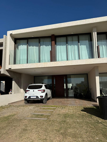 Venta - Increible Duplex 3 Dormitorios 3 Baños En Prados De Manantiales