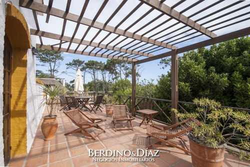 Casa En Venta En Pinares- Ref: 589