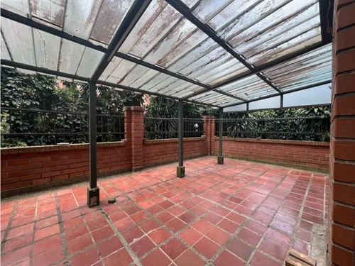 Apartamento Para Remodelar Oviedo En El Poblado Con Increible Terraza