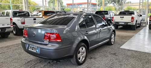 Imagen 4 de 8 de Volkswagen Bora 2011 2.0 Trendline 115cv