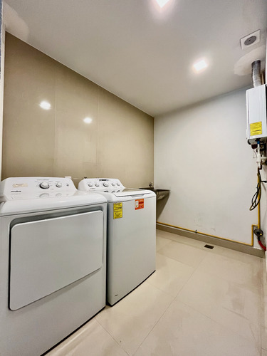 Renta Departamento En Polanco, Esquina Masaryk
