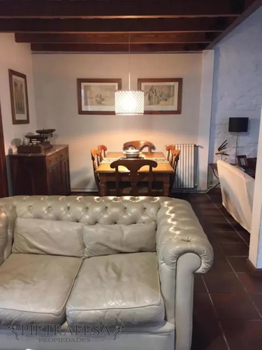 Casa En Venta Con Renta, 3 Dormitorios, 4 Baños, Cochera, Dr. Pablo De María, Cordón.