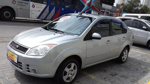Ford Fiesta Sedan 1.6 Completo 2008 $ 17990 Financia