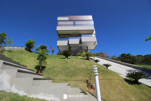 Imagem 1 de 30 de A Casa Onde Seu Sonho É Feito Está Em Suas Mãos, Oportunidade Ideal Para Fazê-lo. Bombinhas, Sc/ Cód 216 - Sc - Ca0003_boavis