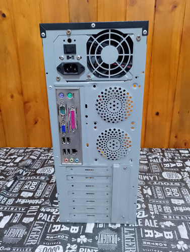 Cpu Intel Dual Core / 2gb De Ram / Disco 320gb / Windows 7 (Usado)