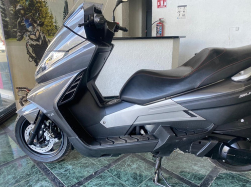 Imagen 1 de 6 de Benelli Silverblade 250