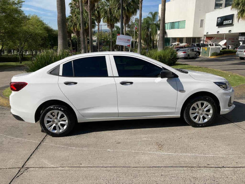 Imagen 3 de 14 de Chevrolet Onix 2021 4p Ls L3/1.0/t Man (a)