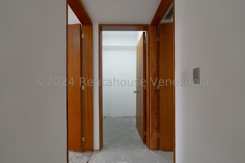 Apartamento En Venta Los Palos Grandes Mls #23-27462