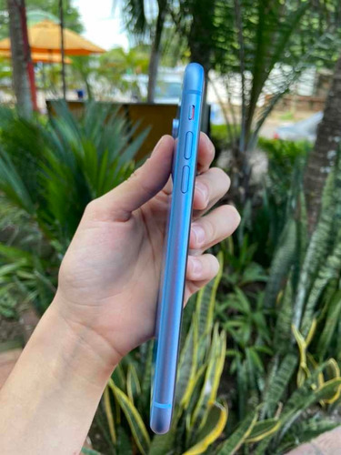 iPhone XR Blue- 128 Gb