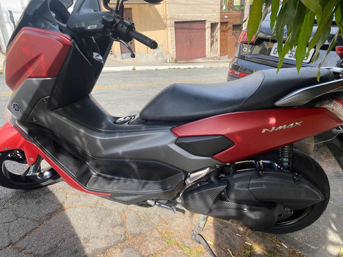 Imagem 2 de 5 de Yamaha Nmax