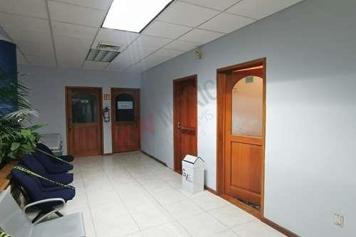 Imagen 16 de 18 de Consultorio Medico En Venta En Grupo Medico Arboledas, Sobre La 16 Poniente