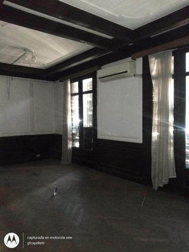 Imagen 3 de 9 de Jujuy Esq Hipòlito Irigoyen: Edificio Francés De Categoría. Todo Externo, Apto Profesional O Vivienda