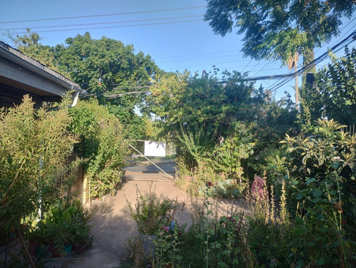 Se Vende Terreno Esquina A Cuadras Del Mercado De Maipú.
