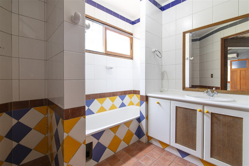 Casa En Venta En La Reina Alta ! Vista Verde, Buen Barrio!!