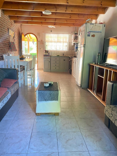 Imagen 5 de 16 de Excelente Chalet Con Pileta