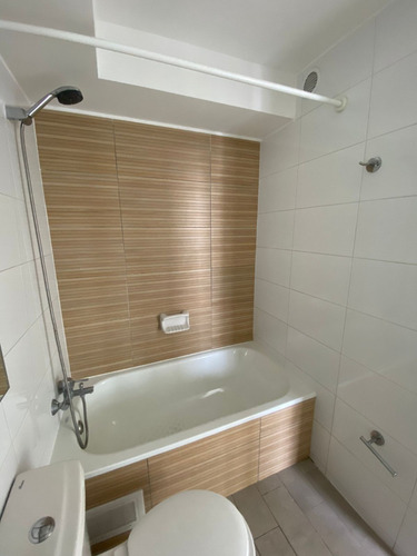 Depto A Pasos De Alameda De 1 Dormitorio Casi Nuevo