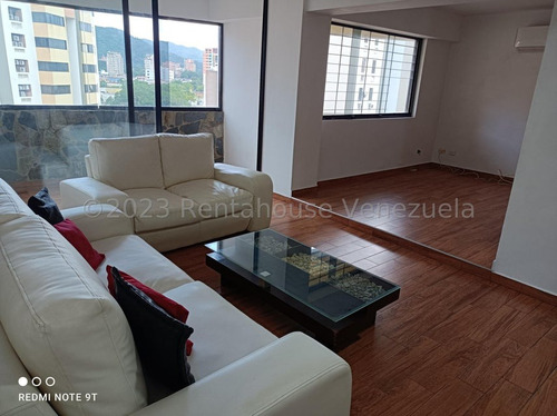 Alquila Amplio Y Comodo Apartamento De 4 Habitaciones Y 3 Baños, Se Queda Parte Del Mobiliario. Muy Cerca Al Centro Comercial Sambil, Kromi Market, Ofreciendo Ademas Planta Electrica Y Pozo De Agua