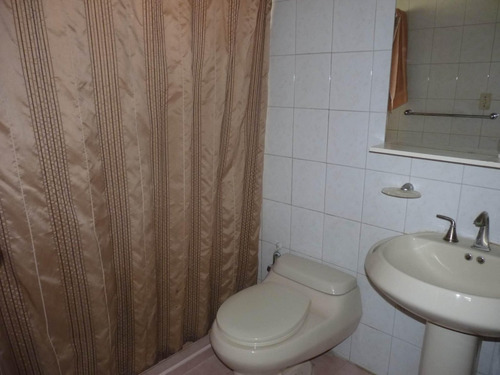 Casa En Venta Ubicada En Turmero Urbanización Parque Resd. Don Juan Db 23-15618