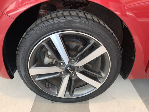 Imagen 14 de 15 de Kia Forte 2018 2.0 Sx 4 P At