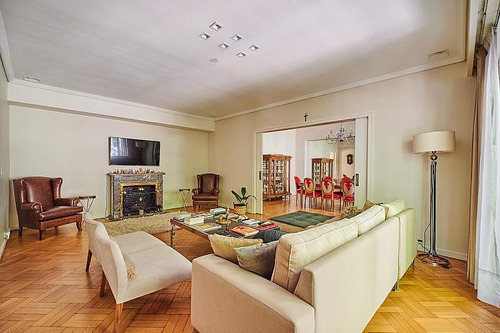 Excelente Departamento En La Mejor Cuadra De Recoleta