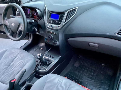 Imagem 10 de 15 de Hyundai Hb20s 1.6m Comf 2014