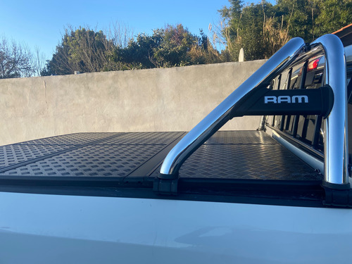 RAM 2500 6.4 V8 Laramie Crew Cab At 4X4