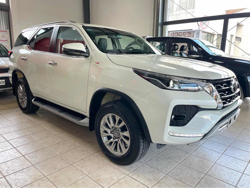 Imagen 3 de 10 de Toyota Sw4 2021 2.8 Srx 177cv 4x4 7as At