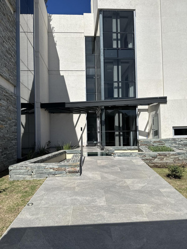 Venta De Exclusivos Departamentos En B° Villa Belgrano