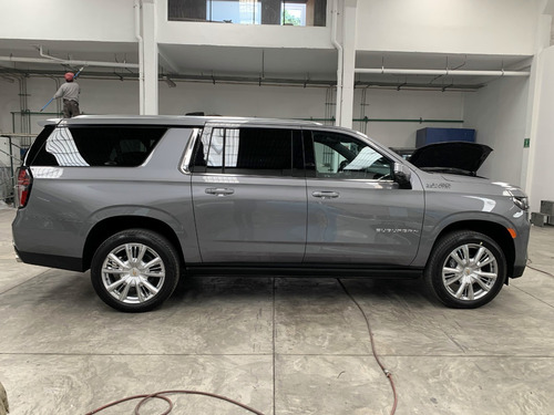 Imagen 3 de 8 de Chevrolet Suburban High Country 2021