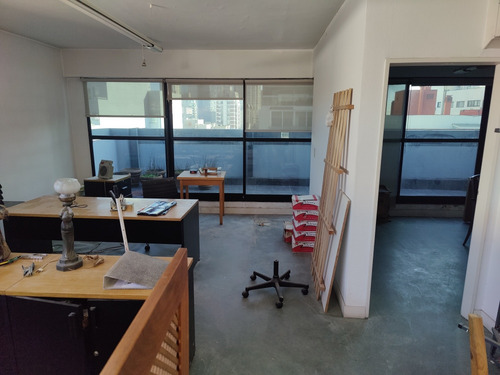 Oficina 4 Ambientes 140m2. 3 Baños, Cocina, Deposito Y Cochera.