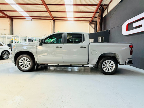 Chevrolet Silverado Custom 2025