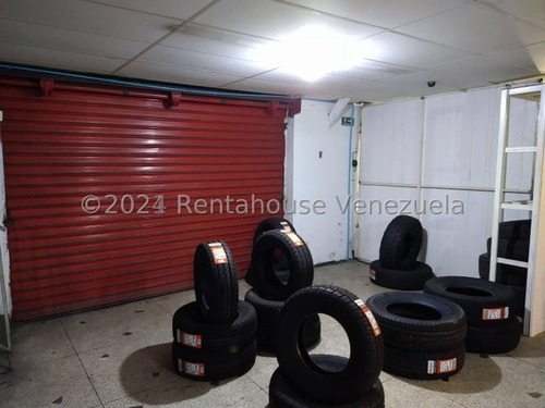 Edificio Comercial En Venta Oeste De Barquisimeto Gisselle Lobo Vende Excelente Oportunidad De Inversion Edificio Comercial De 600 Metros Cuadrados Con Sistema De Alarma Tanque 5 Mil Litros 2 5 8 9 4