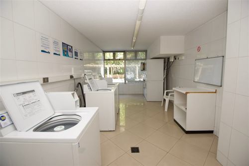 Departamento En Arriendo De 2 Dorm. En Las Condes / Bali Hai