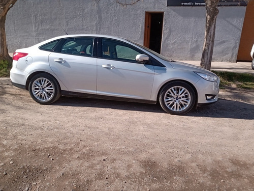 Imagen 8 de 12 de Ford Focus Se Plus