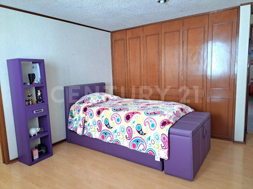 Casa En Venta, 3 Recámaras, 170m2 De Jardin, Zavaleta, Puebla