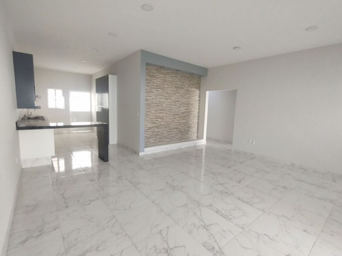 Casa Minimalista En Un Solo Nivel En Venta, En Brisas De Cuernavaca