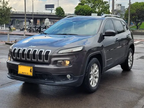 Jeep Cherokee 3.2 Longitude Plus