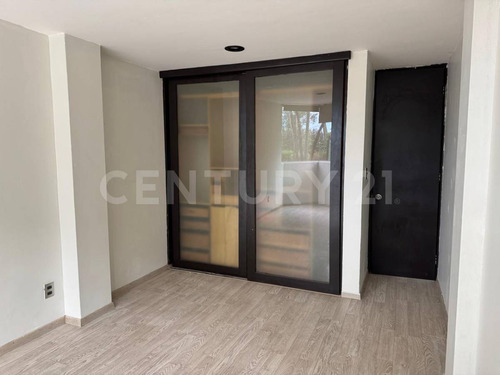 Departamento En Renta En Paseos De Taxqueña, Cdmx