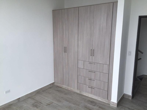 Venta De Apartamento Penthouse En Metropolitan Park, 20-4982