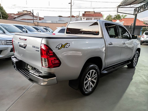 Imagem 6 de 15 de Toyota Hilux 2.7 Srv 4x4 Cd 16v 4p 2019