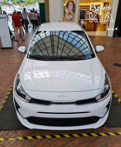 Imagen 4 de 25 de Kia Rio Hatchback Vibrant Mecanico 2023